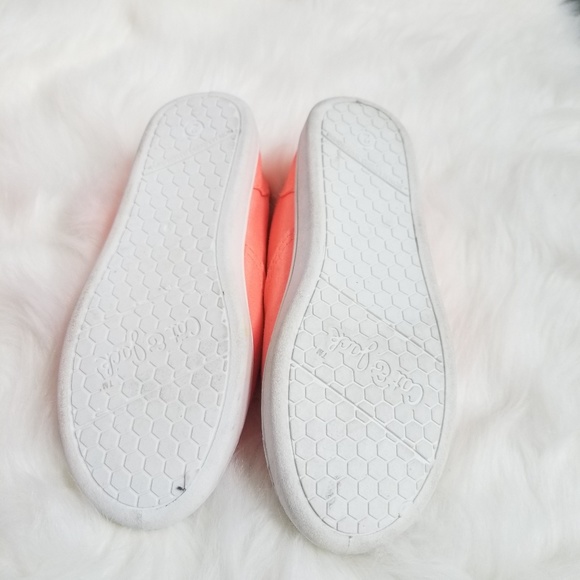 2/$10💐 Cat and Jack Girl's Canvas Slip on Sneaker - Picture 4 of 4